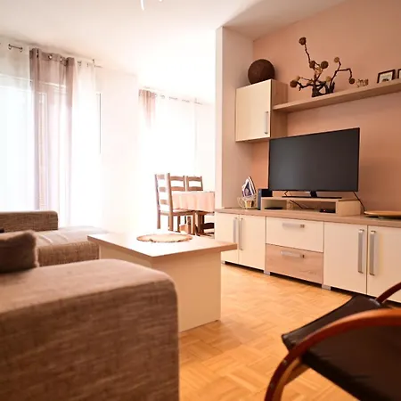 Paula Apartment *